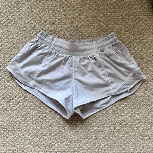 Lululemon Hotty Hots Shorts 2.5” (Grey/white)